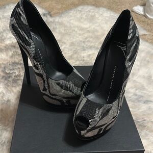 Giuseppe Zanotti Sharon